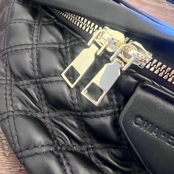 Cmahes & Kaxiu Quilted Black Crossbody Bag with Gold Details - Picture 3 of 10